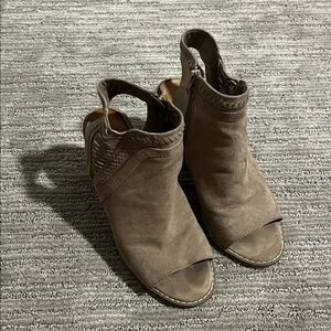 Universal Thread Brown Peep-Toe Mules